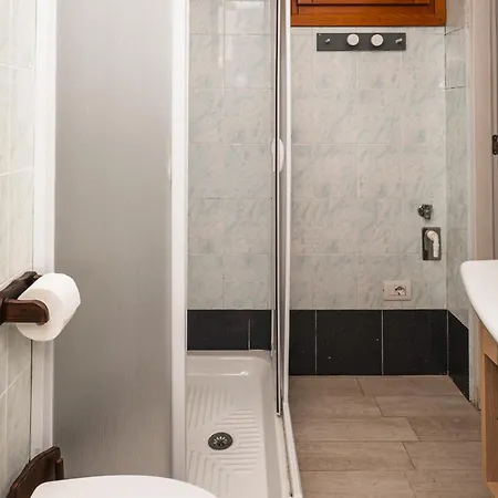 - L'ancora Πανσιόν 3*