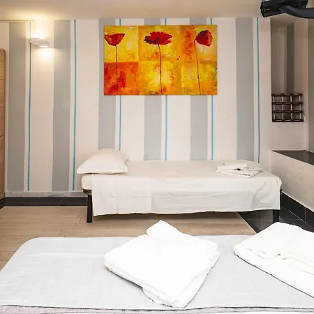 - L'ancora Πανσιόν