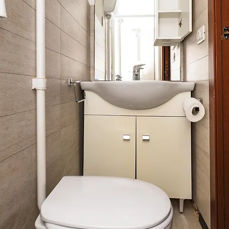 - L'ancora Guest house *